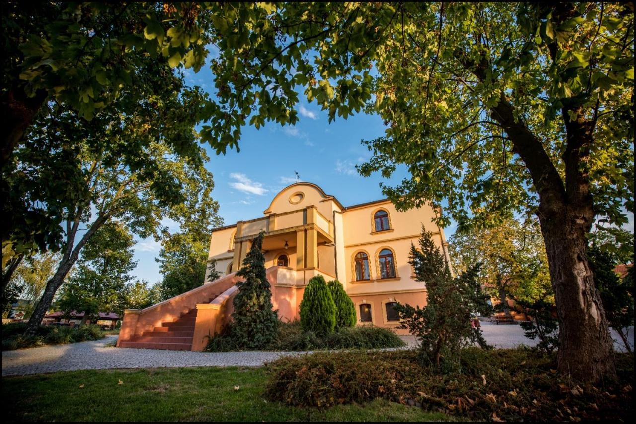 Villa Natura Dolsk Exterior photo